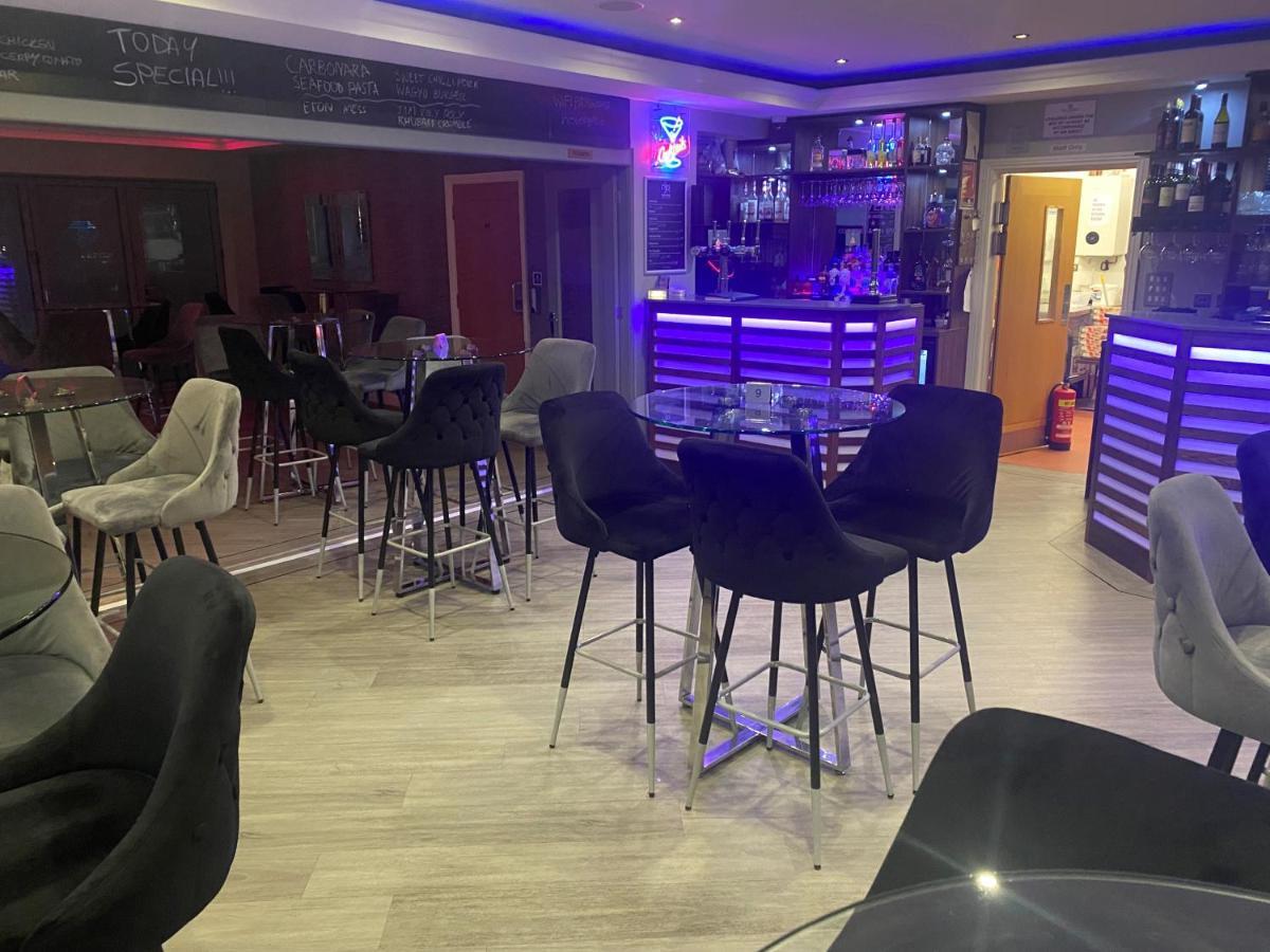 The Avenue Hotel Ltd Клитеро Екстериор снимка
