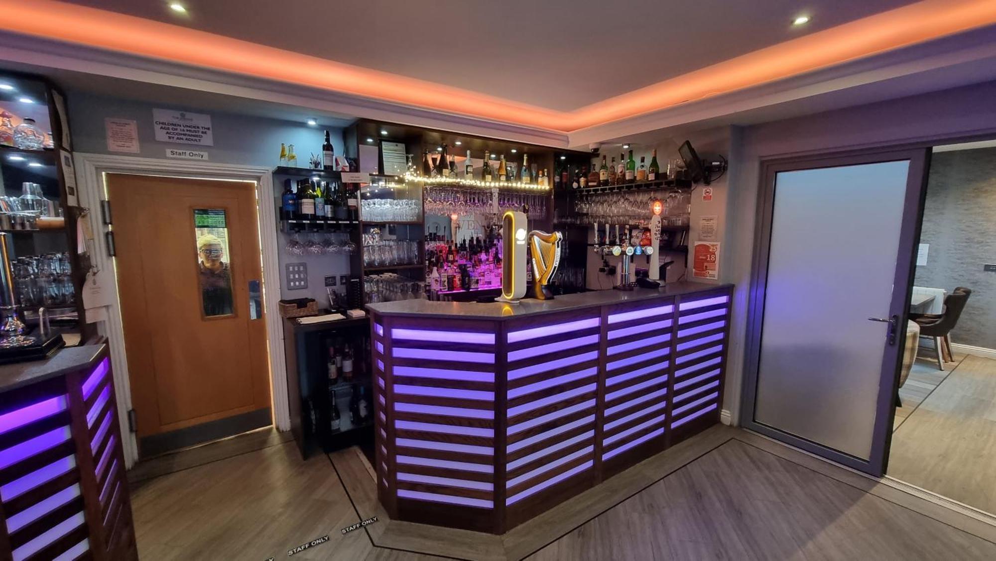 The Avenue Hotel Ltd Клитеро Екстериор снимка