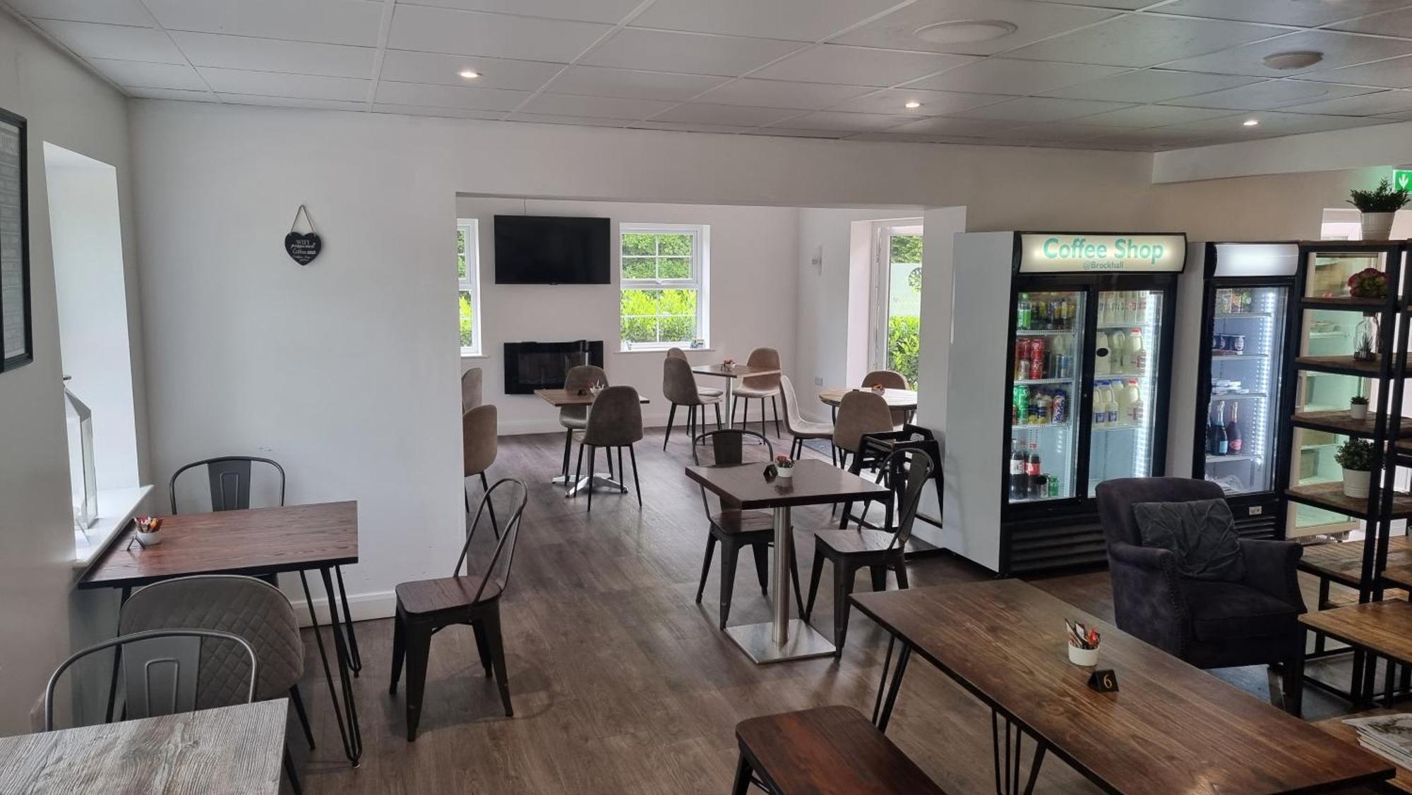 The Avenue Hotel Ltd Клитеро Екстериор снимка
