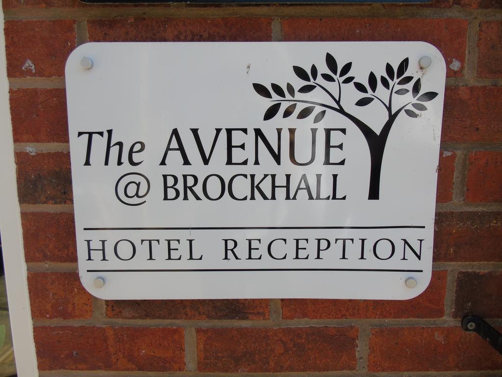 The Avenue Hotel Ltd Клитеро Екстериор снимка
