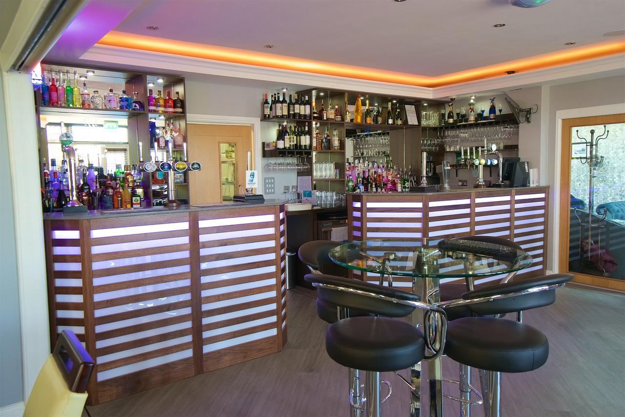 The Avenue Hotel Ltd Клитеро Екстериор снимка